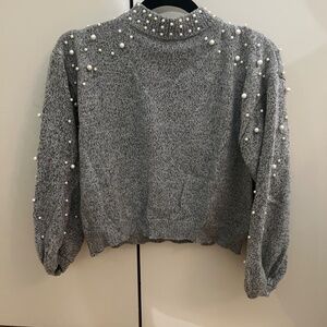 Cropped grey knit top with pearl beading